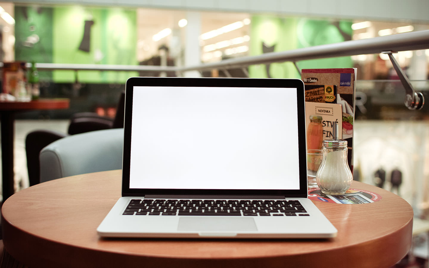 Duis consequat dictum est